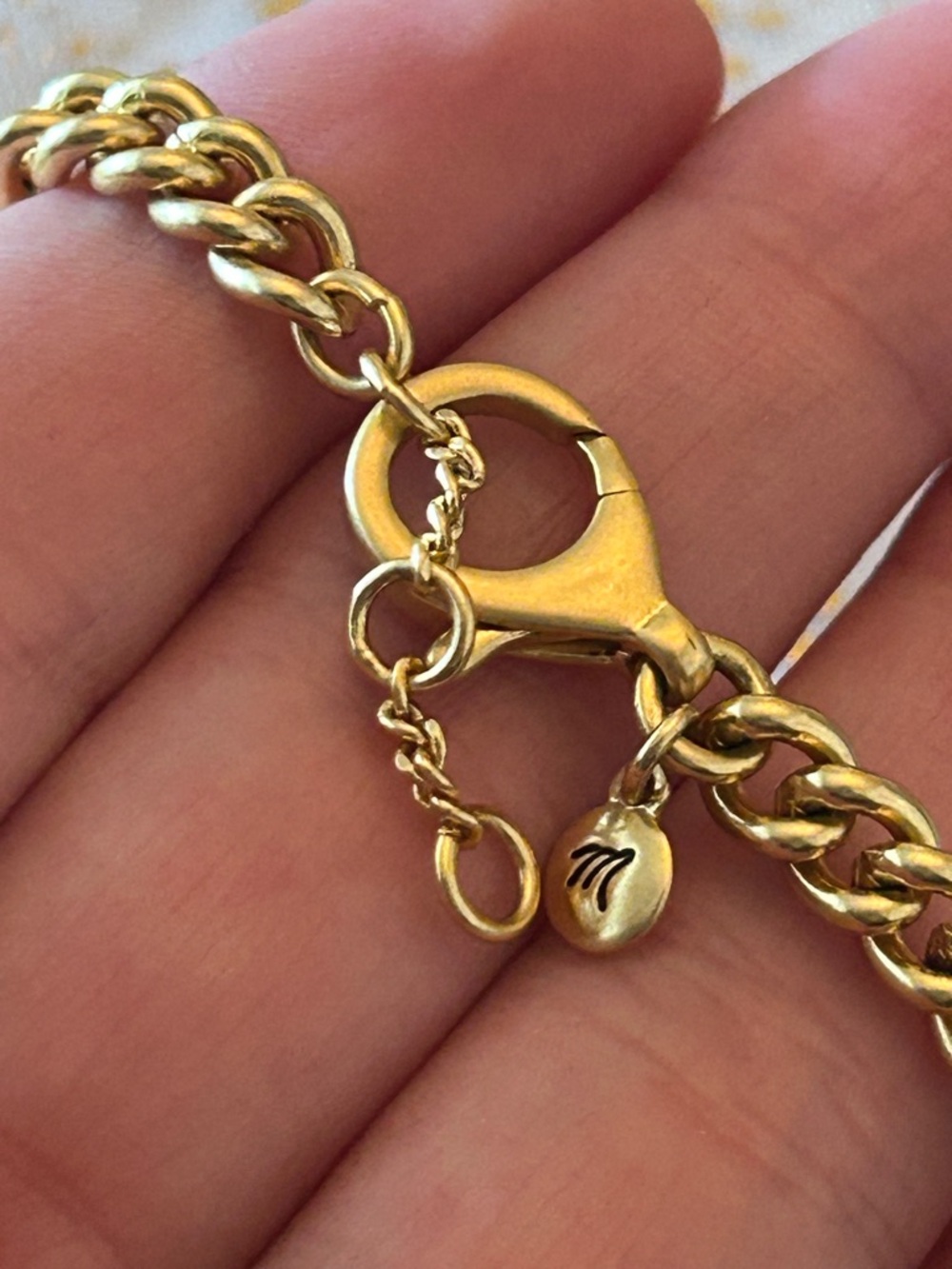 Madewell Gold Tone Curb Link Chain Bracelet, large clasp, adjustable length - Picture 5 of 6